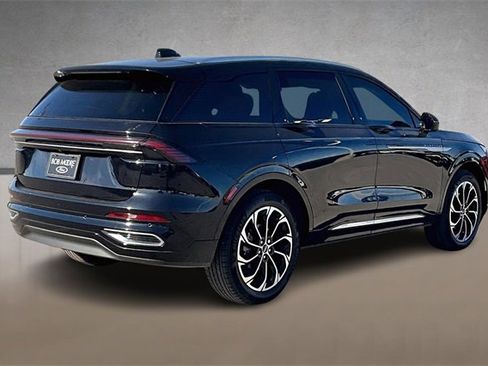 Used 2024 Lincoln Nautilus Reserve image 2