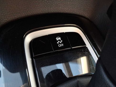 Used 2025 Toyota Corolla LE FWD image 21