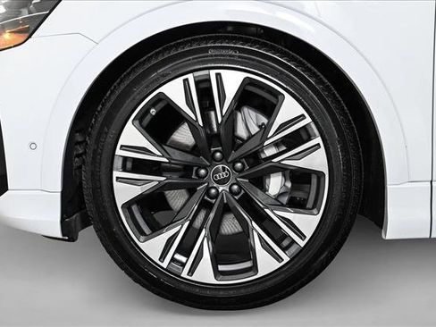New 2026 Audi Q8 Premium Plus image 24