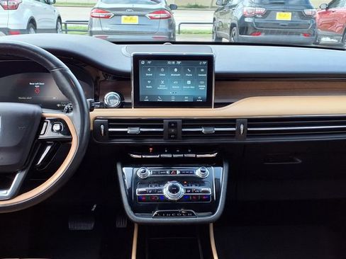 Certified 2022 Lincoln Corsair Reserve w/ Luxury Package FWD image 8