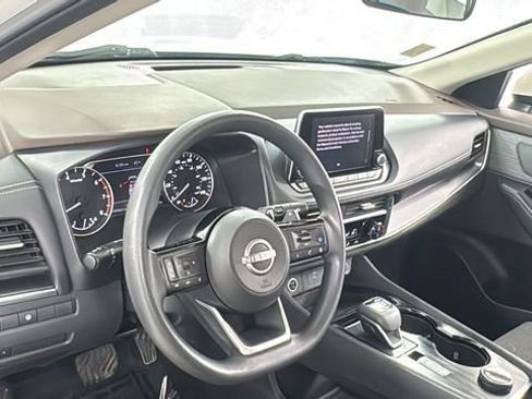 Used 2023 Nissan Rogue SV image 34