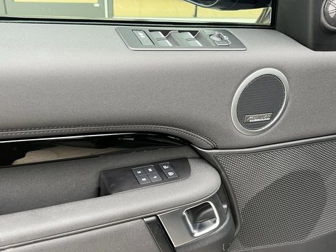 Certified 2025 Land Rover Discovery S AWD/4WD image 15