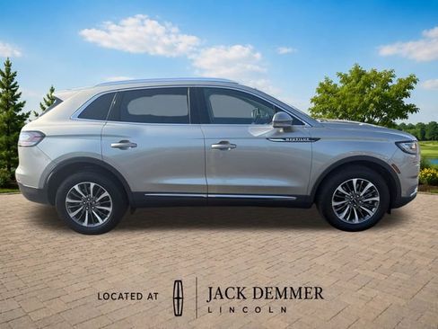 Used 2023 Lincoln Nautilus AWD image 8