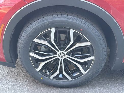 Used 2023 Toyota Crown image 11