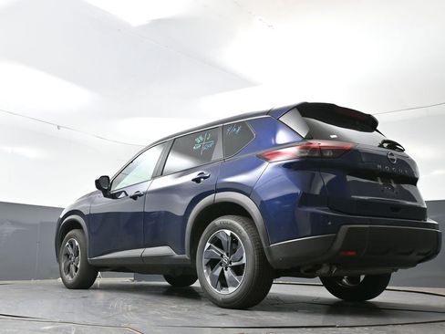 Used 2025 Nissan Rogue SV FWD image 27