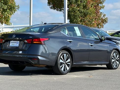 Certified 2022 Nissan Altima 2.5 SV image 4