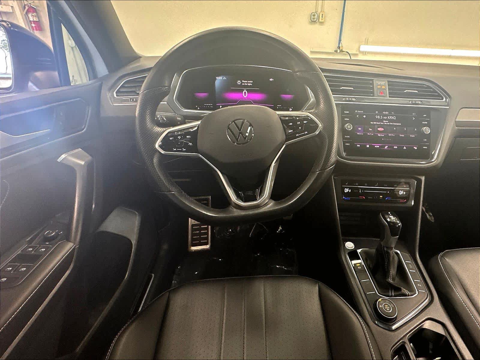 Used 2023 Volkswagen Tiguan SE R-Line AWD/4WD image 11