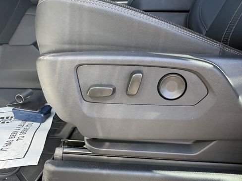 Used 2026 Chevrolet Tahoe High Country AWD/4WD image 18