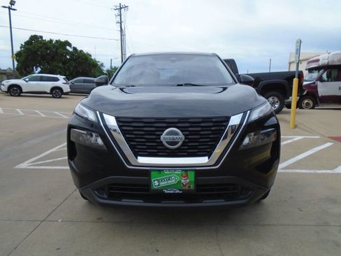 Used 2021 Nissan Rogue S image 2