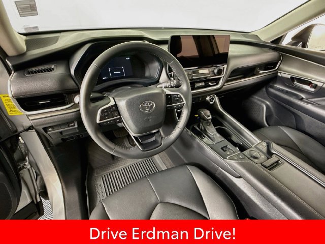 Used 2024 Toyota Grand Highlander AWD image 7