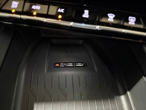 New 2026 Chevrolet Equinox EV LT AWD/4WD image 22