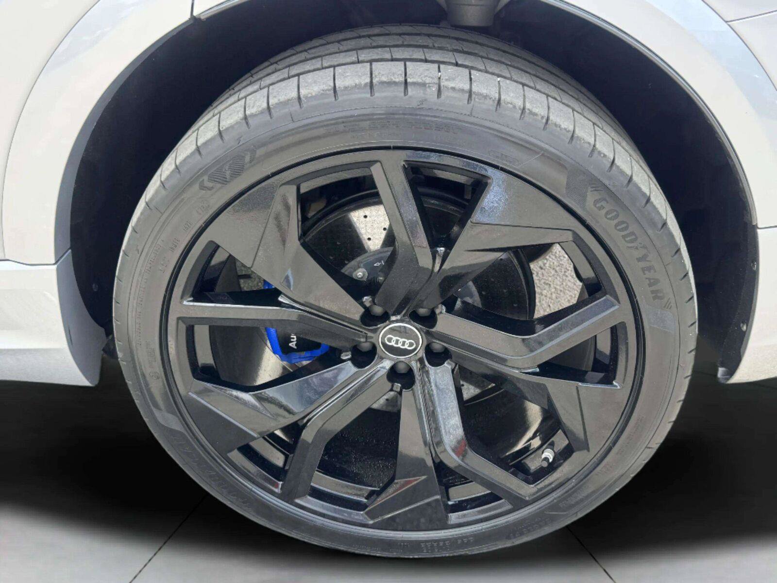 Used 2021 Audi RS Q8 w/ Carbon Optic Package AWD/4WD image 50