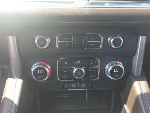 Used 2022 GMC Yukon SLE RWD image 21