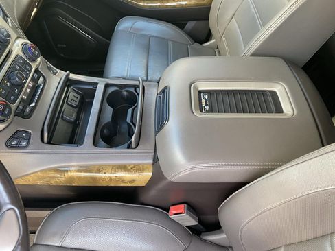 Used 2017 GMC Yukon XL Denali w/ Open Road Package AWD/4WD image 17