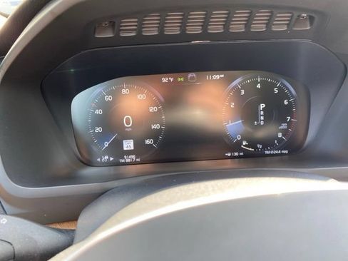 Used 2021 Volvo XC90 T6 Momentum w/ Climate Package AWD/4WD image 9