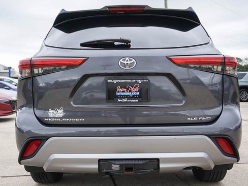 Used 2023 Toyota Highlander XLE image 6