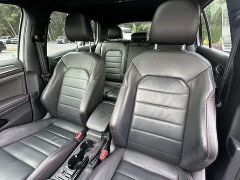 Used 2020 Volkswagen GTI SE FWD image 8