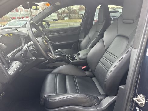 Used 2024 Porsche Cayenne Turbo GT image 14