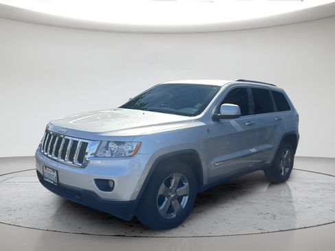 Used 2011 Jeep Grand Cherokee Laredo AWD/4WD image 12