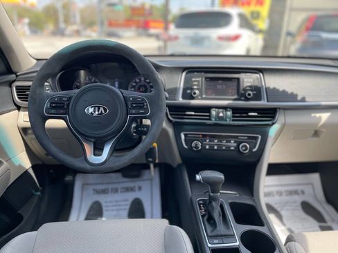Used 2016 Kia Optima LX image 10