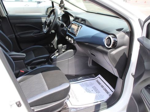 Used 2025 Nissan Versa SV FWD image 9