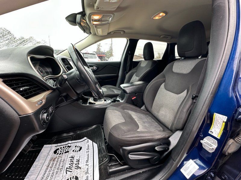 Used 2014 Jeep Cherokee Latitude w/ Cold Weather Group FWD image 9