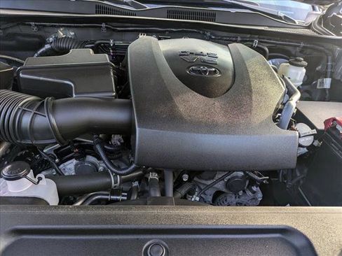 Used 2022 Toyota Tacoma SR image 28