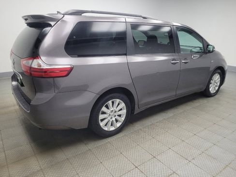 Used 2016 Toyota Sienna Limited Premium image 10