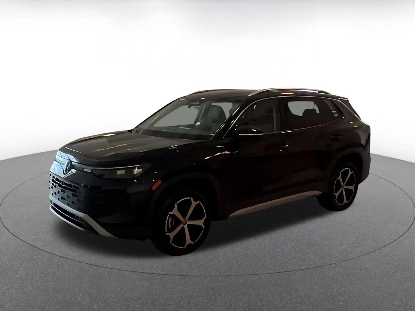 Used 2026 Volkswagen Tiguan SE AWD/4WD image 6