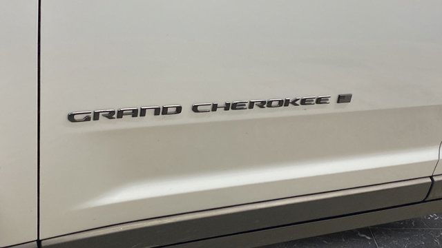 Used 2023 Jeep Grand Cherokee Altitude AWD/4WD image 42