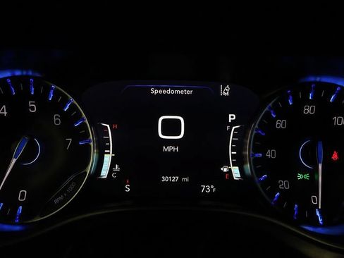 Used 2025 Chrysler Pacifica Select FWD image 17
