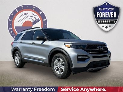 New 2024 Ford Explorer XLT w/ Equipment Group 202A
