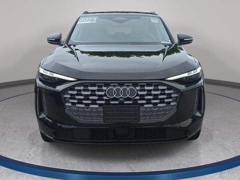 Used 2025 Audi Q5 Premium Plus w/ Premium Plus AWD/4WD image 2