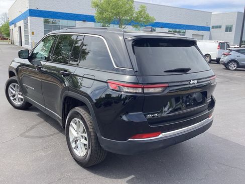 Used 2025 Jeep Grand Cherokee Laredo X w/ Luxury Tech Group I AWD/4WD image 2