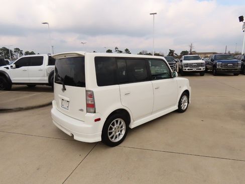 Used 2006 Scion xB image 11