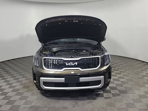 Certified 2025 Kia Telluride EX w/ EX Captain's Chair Package AWD/4WD image 14