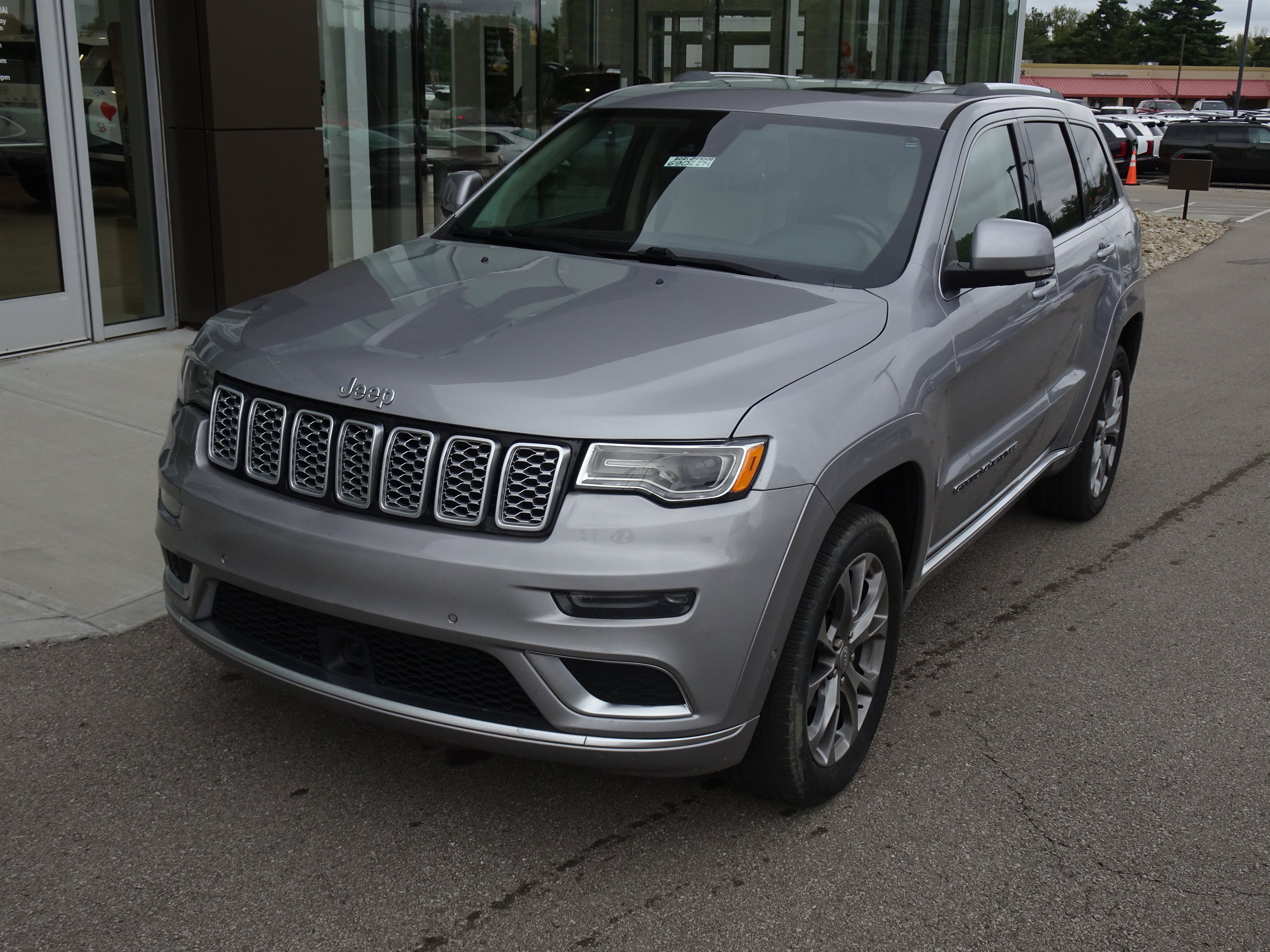 Used 2021 Jeep Grand Cherokee Summit w/ Platinum Series Group AWD/4WD image 8