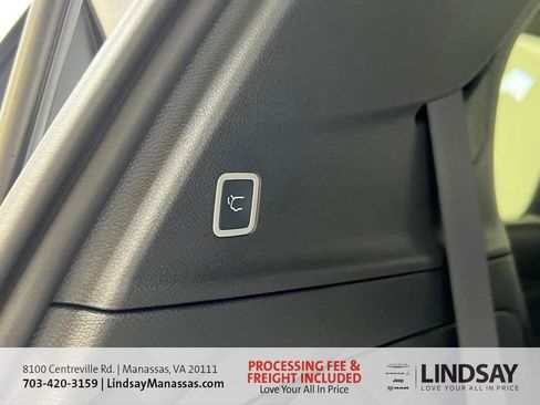 New 2026 Chrysler Pacifica Limited w/ S Appearance Package AWD/4WD image 10