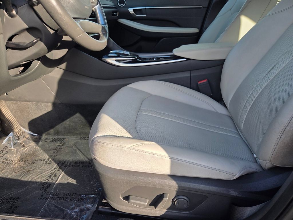 Used 2022 Hyundai Sonata Limited FWD image 11