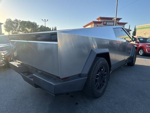 Used 2024 Tesla Cybertruck AWD Crew Cab image 8