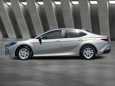 Used 2025 Toyota Camry LE FWD image 7