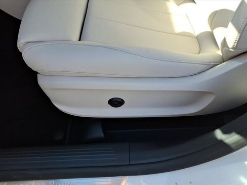 New 2025 Mercedes-Benz GLB 250 4MATIC image 15