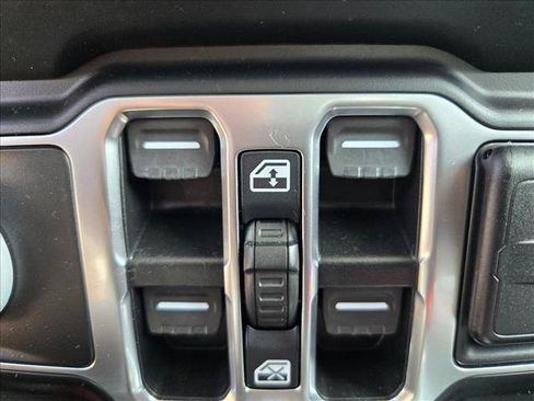 Used 2021 Jeep Wrangler Unlimited Rubicon AWD/4WD image 11