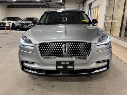 Used 2023 Lincoln Aviator Reserve w/ Equipment Group 201A AWD/4WD image 3
