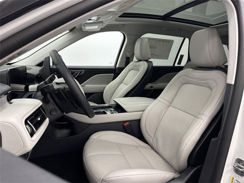 New 2025 Lincoln Aviator Reserve w/ Illumination Package image 17