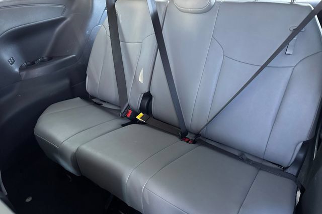 Certified 2026 Toyota Sienna XLE FWD image 19