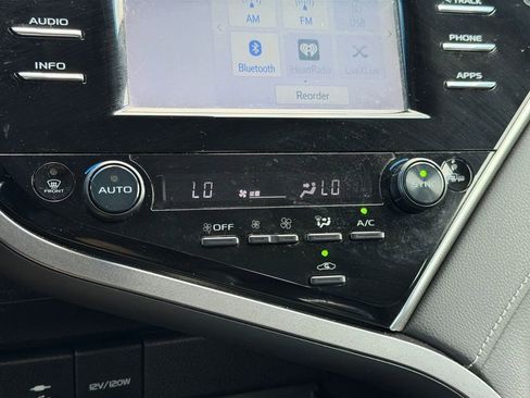 Used 2018 Toyota Camry XSE FWD image 22