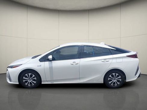 Used 2020 Toyota Prius Prime Limited w/ Carpet Mat Package FWD image 4