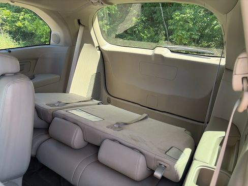 Used 2016 Honda Odyssey Touring Elite image 8