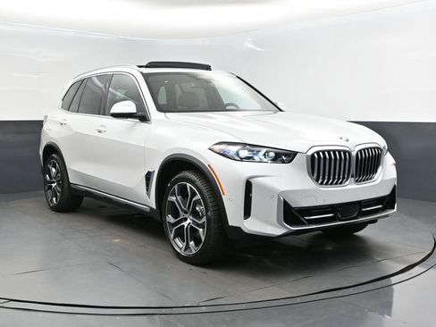 New 2026 BMW X5 sDrive40i w/ Climate Comfort Package image 9